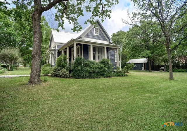 3rd image of 306 5Th Ave, Smithville, TX 78957 | MLS# 618390