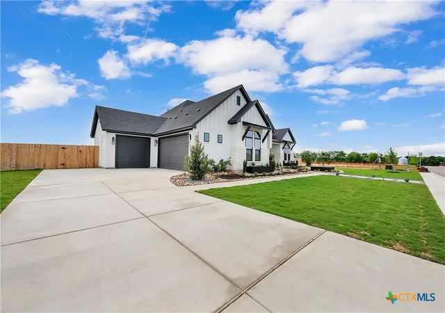 Photo 3 of Sale Pending at 6756 Kings Ml Dr, Salado, TX 76571 | MLS# 617893 | Listing updated on 2026-07-27