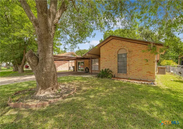 Homes for sale in Victoria, TX | 3303 Flamingo Dr, Victoria, TX 77901 | MLS# 618436