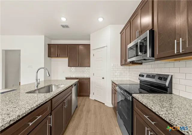 Photo 4 of Sale Pending at 123 Grand Cyn Dr, Copperas Cove, TX 76522 | MLS# 617828 | Listing updated on 2026-07-10