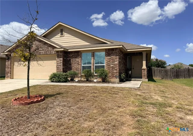 Homes for sale in Seguin, TX | 1024 Clarkston Dr, Seguin, TX 78155 | MLS# 618132