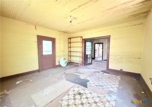 Photo 4 of Single family home for sale at 202 Vollentine St, Yoakum, TX 77995 | MLS# 618494 | Listing updated on 2026-07-27