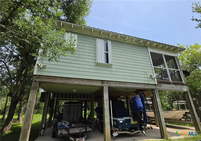 3rd image of 1243 Guadalupe River Rd, Tivoli, TX 77990 | MLS# 618503