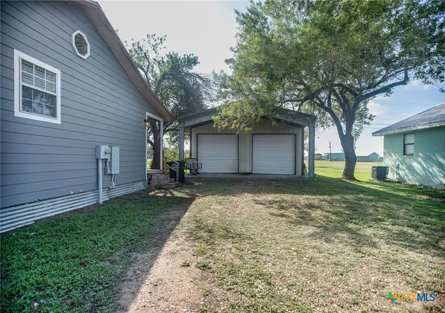 Homes for sale in Palacios, TX | 21 Mollnar Dr, Palacios, TX 77465 | MLS# 618531