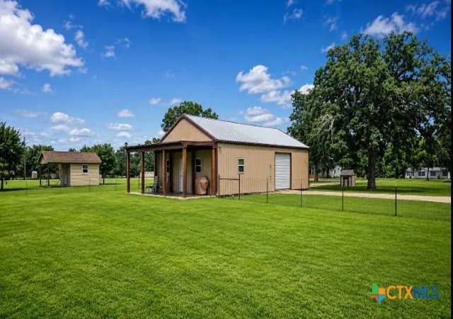 Homes for sale in Hallettsville, TX | 67 County Road 132B, Hallettsville, TX 77964 | MLS# 618371