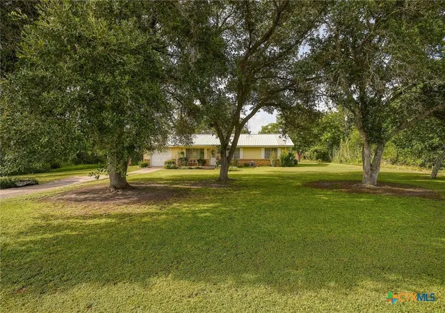 Homes for sale in Shiner, TX | 2179 Us Hwy 90a, Shiner, TX 77984 | MLS# 618253