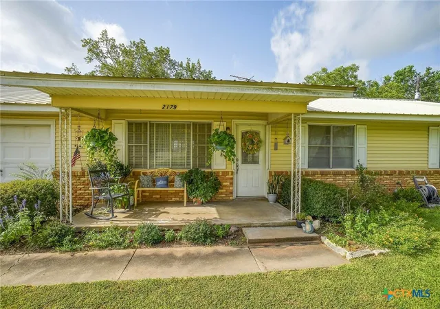 4th image of 2179 Us Hwy 90A, Shiner, TX 77984 | MLS# 618253