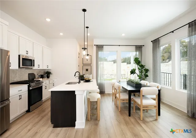4th image of 8014 Bird Song Cir, Austin, TX 78745 | MLS# 618572