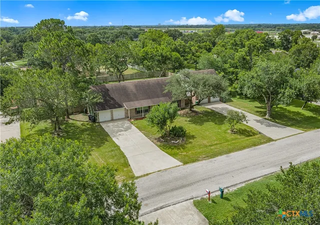 Homes for sale in Victoria, TX | 105 Tropical Dr, Victoria, TX 77904 | MLS# 618475