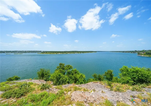 Homes for sale in Belton, TX | 2 Cliffhouse Drive, Belton, TX 76513 | Houzeo
