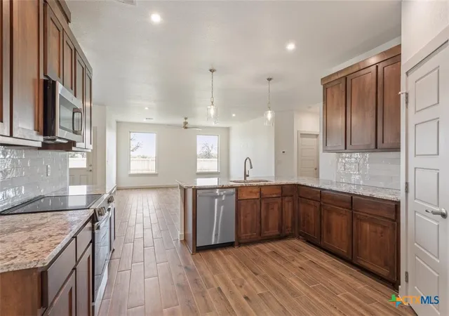 Photo 3 of Single family home for sale at 2551 Tin Barn Blf, Belton, TX 76513 | MLS# 618458 | Listing updated on 2026-10-06