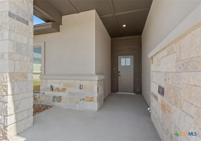 Photo 2 of Single family home for sale at 2557 Tin Barn Blf, Belton, TX 76513 | MLS# 618594 | Listing updated on 2026-10-06