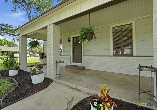 Homes for sale in Martindale, TX | 101 Bowie St, Martindale, TX 78655 | MLS# 618667