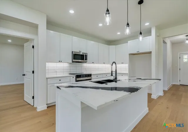 Photo 4 of Single family home for sale at 107 Keahi Ct, Bastrop, TX 78602 | MLS# 618668 | Listing updated on 2026-07-03