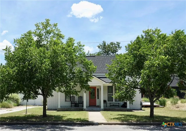 Homes for sale in Goldthwaite, TX | 801 Reynolds, Goldthwaite, TX 76844 | MLS# 618709