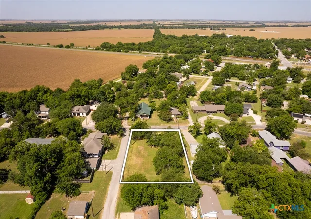 13th image of 307 S Willis St, Granger, TX 76530 | MLS# 618716