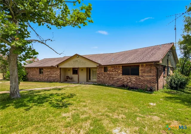 Photo 1 of Sale Pending at 996 Carefree Dr, Victoria, TX 77905 | MLS# 618593 | Listing updated on 2026-10-07