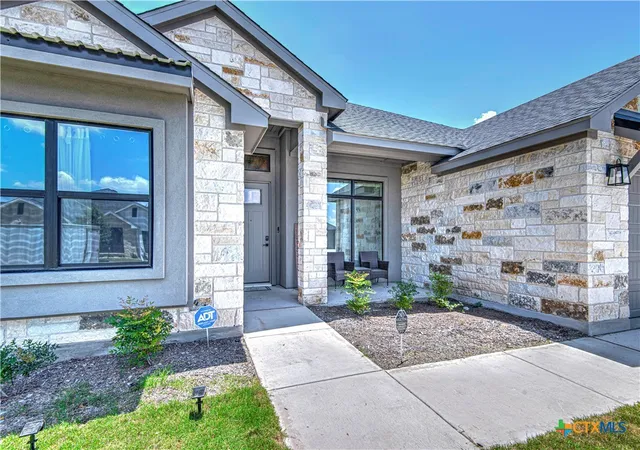 Photo 3 of Single family home for sale at 5027 Fenceline Trl, Nolanville, TX 76559 | MLS# 618701 | Listing updated on 2026-07-16
