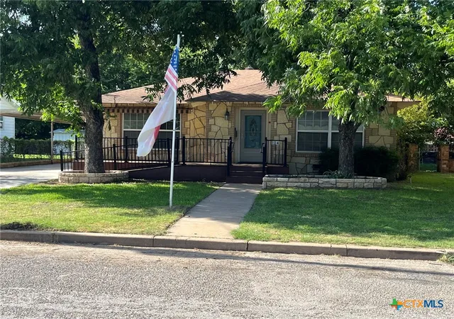 Homes for sale in San Saba, TX | 104 W Storey St, San Saba, TX 76877 | MLS# 618929