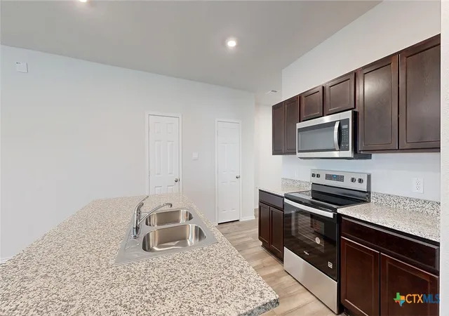 Photo 3 of Single family home for sale at 6810 Fread Dr, Killeen, TX 76549 | MLS# 618951 | Listing updated on 2026-07-07