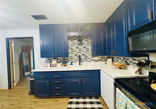 4th image of 308 S Reagan St, Hamilton, TX 76531 | MLS# 619032