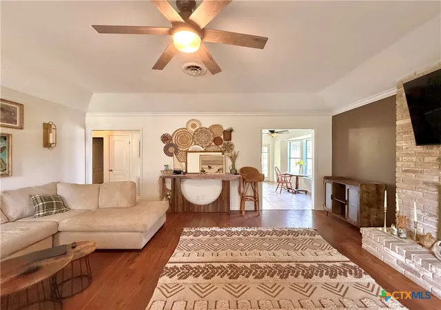 5th image of 505 Camelot Dr, Victoria, TX 77901 | MLS# 619033