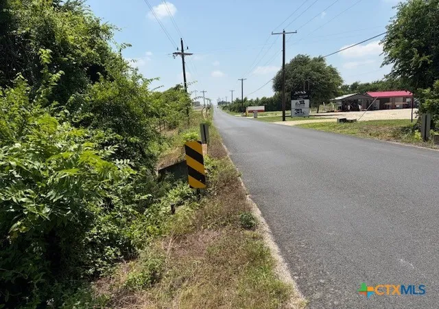 Photo 2 of House for sale at 880 County Rd 311, Jarrell, TX 76537 | MLS# 618365 | Listing updated on 2026-07-08
