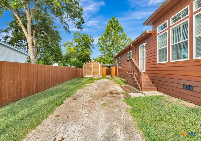 48th image of 606 N Glendale St, Hallettsville, TX 77964 | MLS# 619071