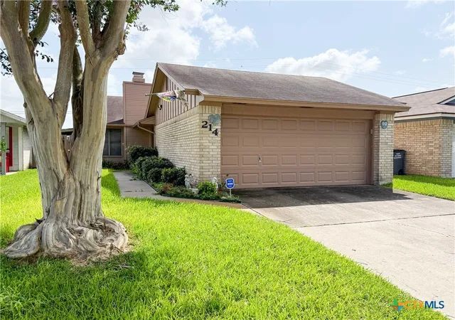 2nd image of 214 Rattan Dr, Victoria, TX 77901 | MLS# 619113