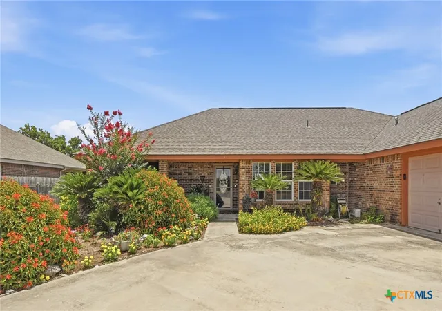 Homes for sale in Seguin, TX | 145 Castlewood Dr, Seguin, TX 78155 | MLS# 618354
