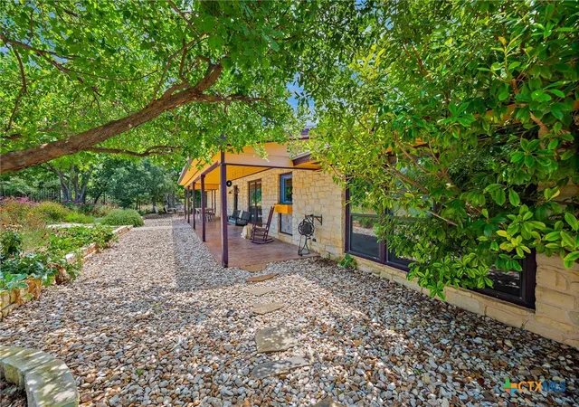 3rd image of 501 Liberty Dr, Liberty Hill, TX 78642 | MLS# 618214