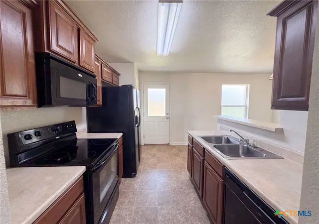 Photo 2 of Single family home for sale at 2512 Saulsbury Dr, Temple, TX 76504 | MLS# 619232 | Listing updated on 2026-10-08