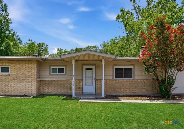 1st image of 1032 S Mesquite Ave, New Braunfels, TX 78130 | MLS# 619231