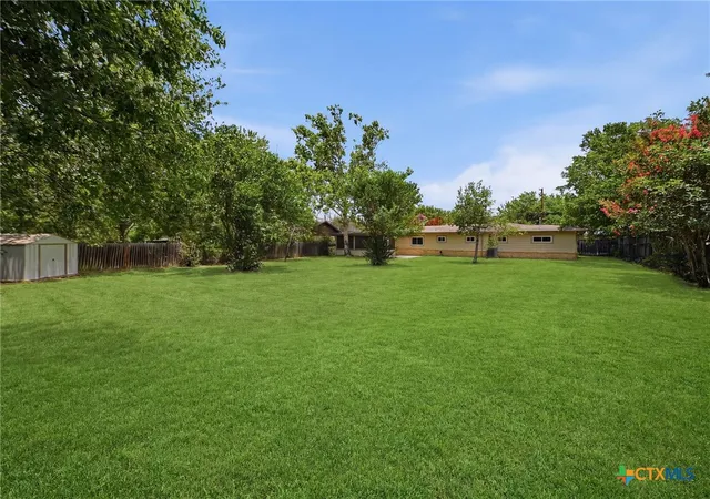 31st image of 1032 S Mesquite Ave, New Braunfels, TX 78130 | MLS# 619231