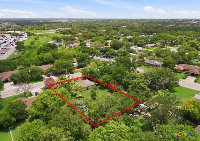 3rd image of 1032 S Mesquite Ave, New Braunfels, TX 78130 | MLS# 619231