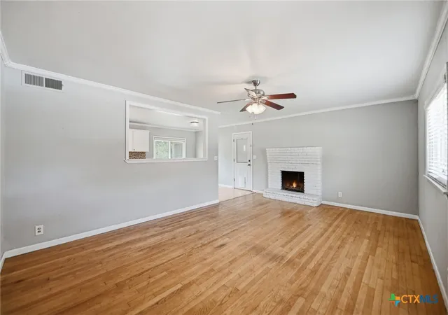 5th image of 1032 S Mesquite Ave, New Braunfels, TX 78130 | MLS# 619231