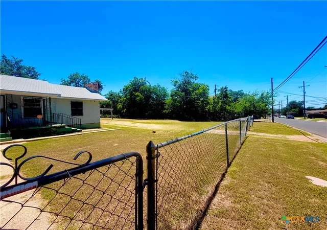 2nd image of 1208 N College St, Killeen, TX 76541 | MLS# 619234