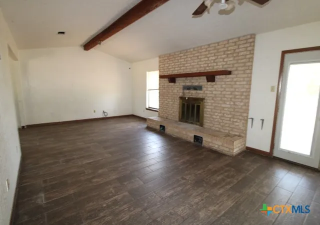 Photo 3 of Sale Pending at 525 County Rd 214, Jonesboro, TX 76538 | MLS# 619168 | Listing updated on 2026-10-07