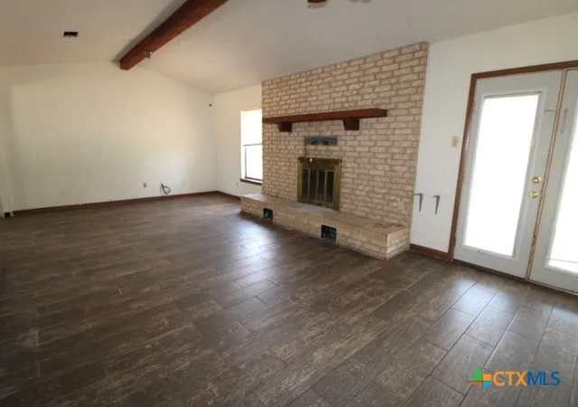 Photo 3 of Sale Pending at 525 County Rd 214, Jonesboro, TX 76538 | MLS# 619168 | Listing updated on 2026-10-07
