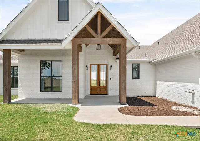 Photo 3 of Single family home for sale at 1060 Hackberry Rd, Salado, TX 76571 | MLS# 619240 | Listing updated on 2026-10-08