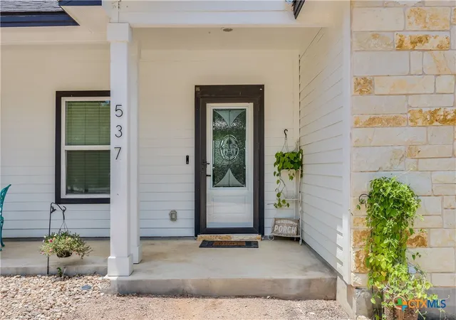 2nd image of 537 Lower Elgin Rd, Elgin, TX 78621 | MLS# 619070