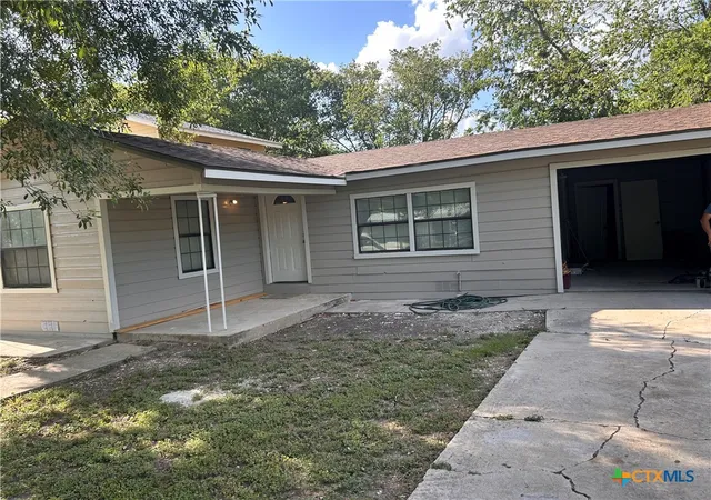 2nd image of 932 Anderson, Seguin, TX 78155 | MLS# 619249