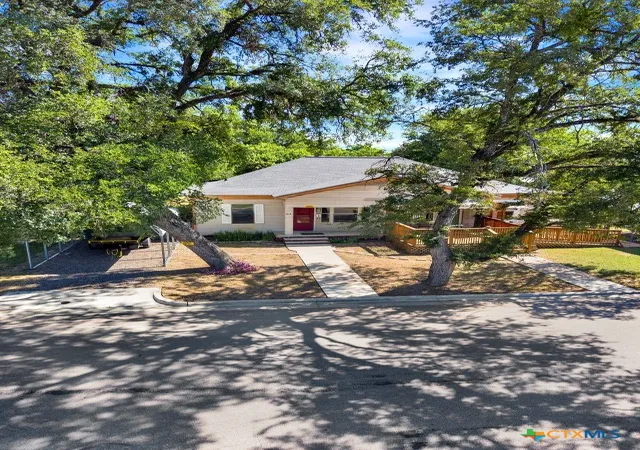 4th image of 620 E 8th Ave, Belton, TX 76513