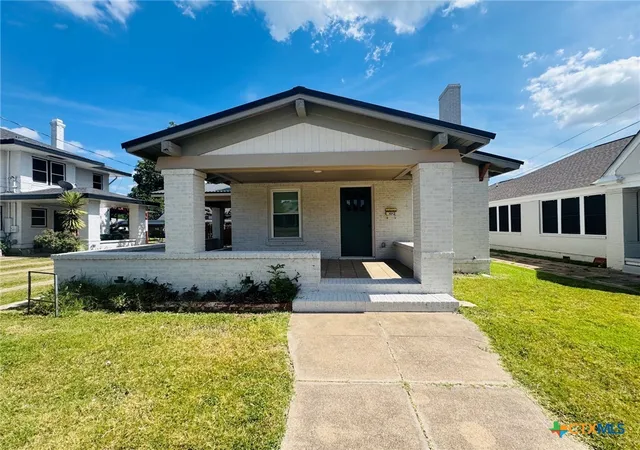 1st image of 1012 E Main St, Gatesville, TX 76528 | MLS# 619263