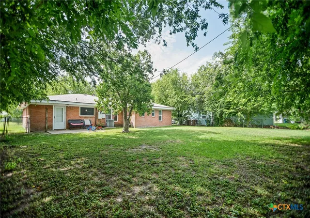 24th image of 115 Burnet St, Port Lavaca, TX 77979 | MLS# 619404
