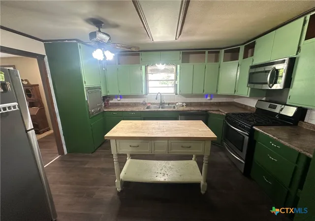 4th image of 251 Hedges St, Bloomington, TX 77951 | MLS# 619329