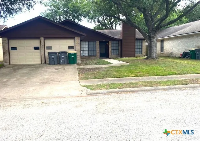 2nd image of 407 Ivanhoe Dr, Victoria, TX 77901 | MLS# 619485