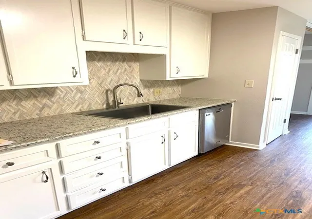 4th image of 407 Ivanhoe Dr, Victoria, TX 77901 | MLS# 619485