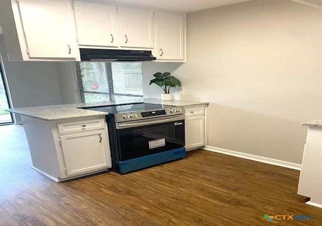 5th image of 407 Ivanhoe Dr, Victoria, TX 77901 | MLS# 619485