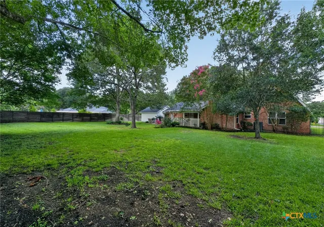 29th image of 1622 Twin Island Dr, Lockhart, TX 78644 | MLS# 619516